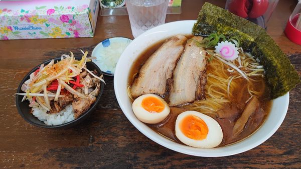 「煮干そば 730円 + 賄いチャーシュー丼 280円」@麺屋こうきの写真