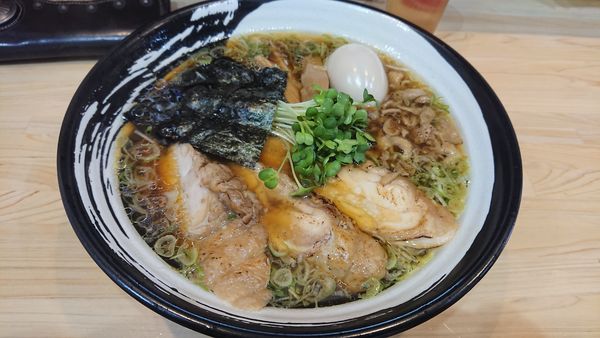 「支那そば+ちゃあしゅう塩 900円」@支那そば やそじの写真