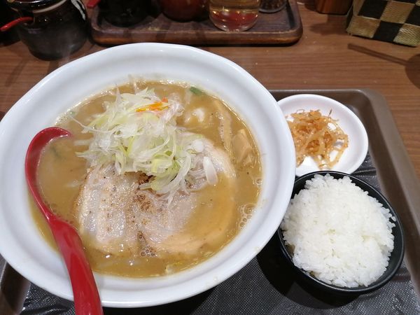 「味噌らーめん　860円　　ランチサービス半ライス」@らーめん 蓮の写真