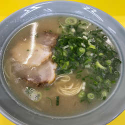 塩とんこつラーメン　600円