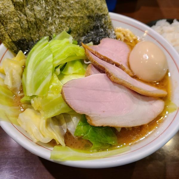 「特製らーめん(もも肉)¥1000+キャベツ¥100+ライス¥10」@らーめん飛粋の写真