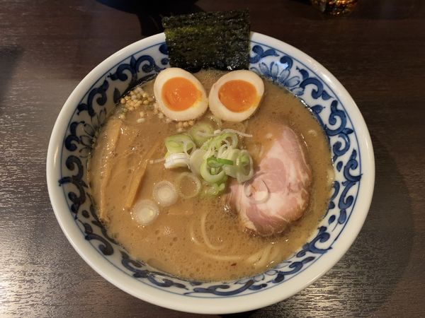 「煮玉子濃厚らー麺」@九段 斑鳩 市ヶ谷本店の写真
