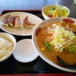 ギョーザ×ラーメンセット(味噌) 930円