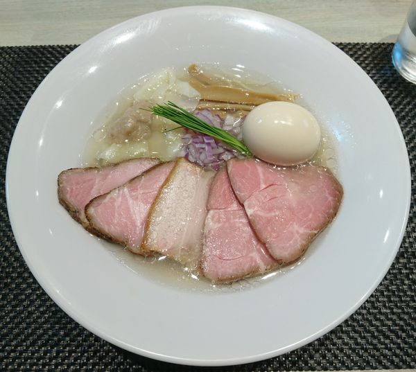 「特製中華蕎麦＜塩＞」@宍道湖しじみ中華蕎麦 琥珀 東京本店の写真