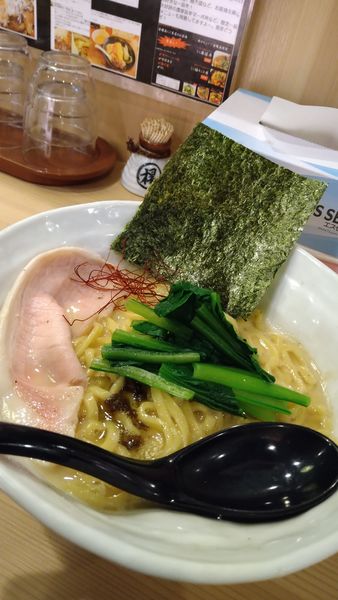 「(限定)鯛白湯ソバ」@辛麺 真空 相模大野店の写真