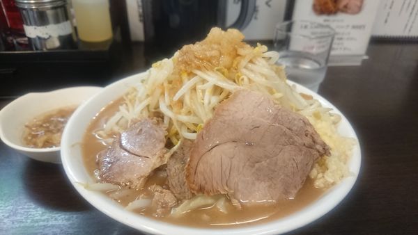 「ラーメン(850円)ニンニクアブラ」@ラーメンどでん 大宮店の写真