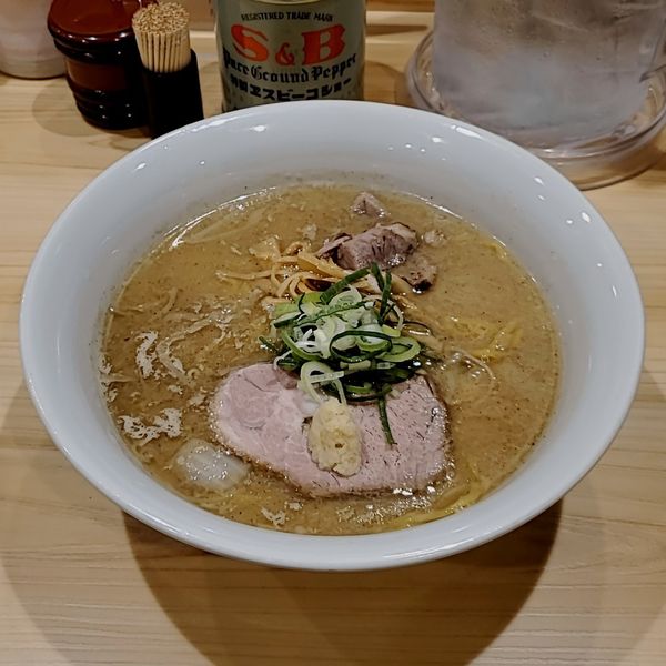 「味噌らーめん麺少なめ」@三ん寅の写真