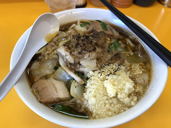 「【限定】スタミナラーメン+ニンニク増し+焦がし油　750円」@ラーメンエース 八王子店の写真