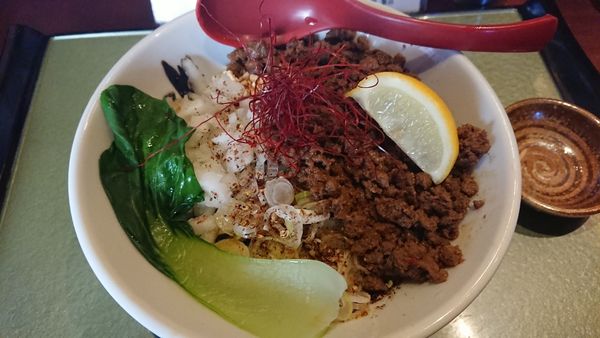 「黒胡麻牛タンタンタン麺 1000円」@つけ麺 繁田の写真
