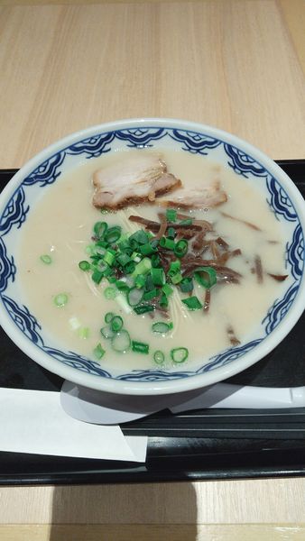 「博多らーめん」@らーめん由○ 浦和パルコ店の写真