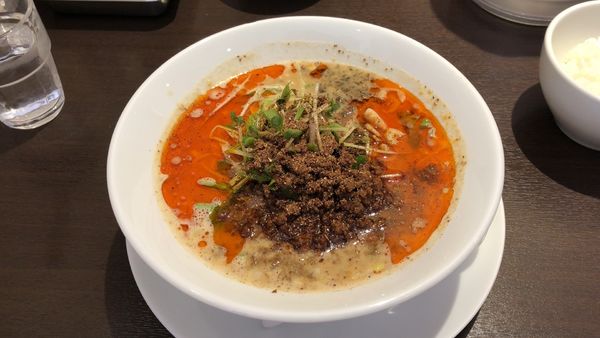 「白胡麻坦々麺¥930(辣5麻5)、半ライス¥50」@四川担担麺 阿吽 湯島店の写真
