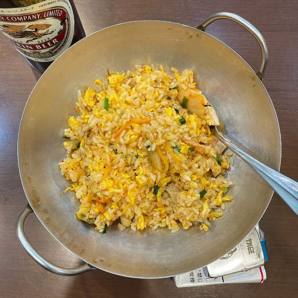 「辣白菜鶏肉炒飯（キムチと蒸し鶏肉チャーハン）」@美食苑の写真