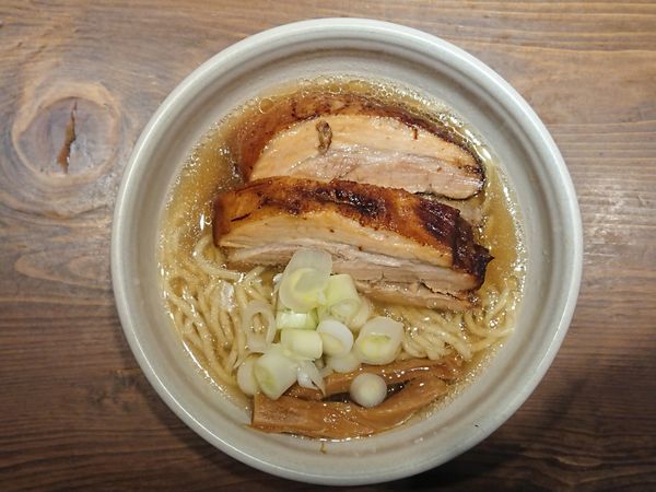 「macro（焼豚二枚のせ）」@人類みな麺類 東京本店の写真