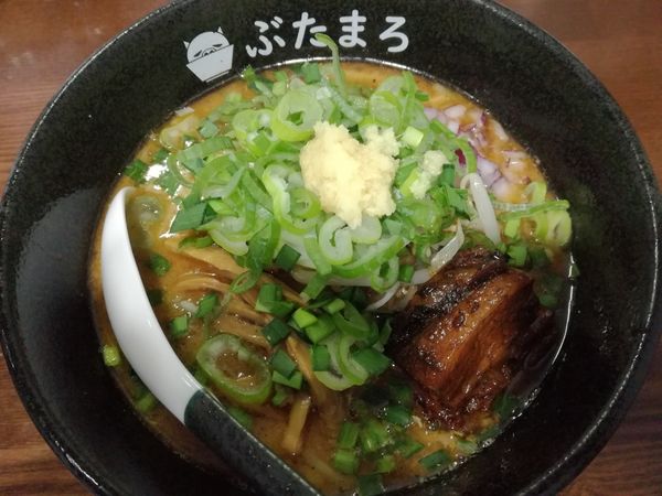 「味噌らーめん800円」@らーめんぶたまろの写真