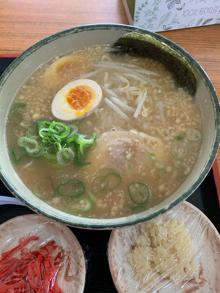 「にんたま醤油ラーメン」@にんたまラーメン ゆにろーず 日立十王店の写真