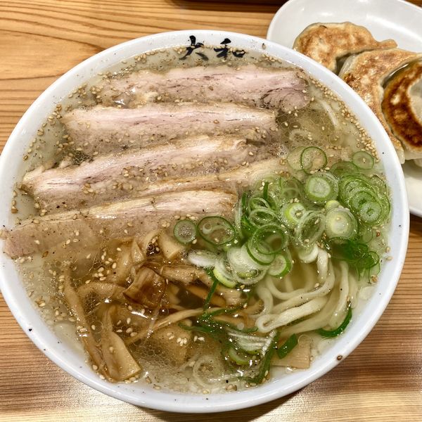 「塩チャーシューメン＋焼餃子（３個）」@佐野青竹手打ちラーメン 大和の写真