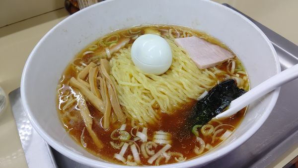 「中華そば並(1.５玉)750円＋たまご（ゆで）50円」@中華そば 大咲の写真