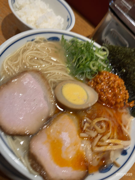 「赤いとんこつらあめん830」@らあめん 渋英の写真