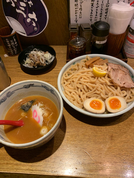 「特製つけ麺、大盛り、豚ほぐしトッピング」@麺や 六三六 本店の写真