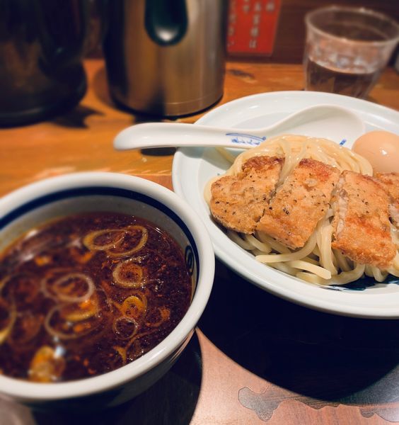 「辛味豚天つけ麺（並￥910）＋味玉（￥100）」@麺屋武蔵 二天 池袋店の写真