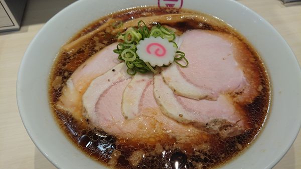 「肉増しそば（大盛（無料））」@横浜中華そば 維新商店 みなとみらい店の写真