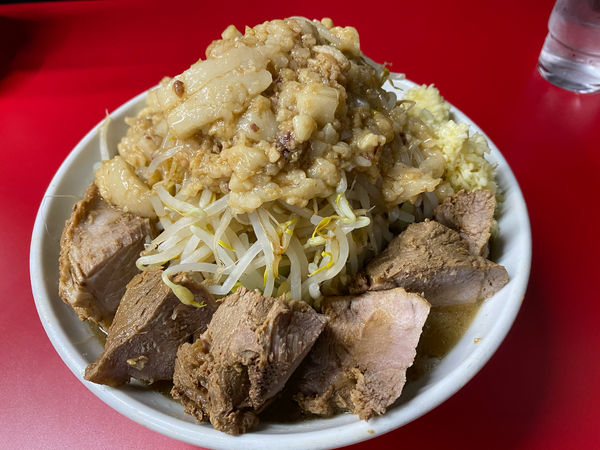 「豚Wラーメン」@自家製太麺 ドカ盛 マッチョ 難波千日前店の写真