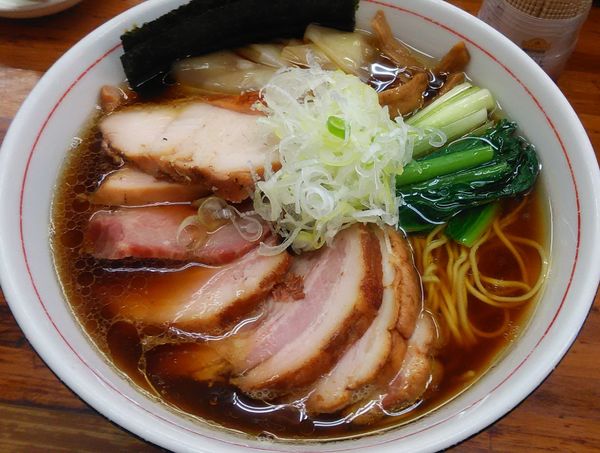 「ワンタンラーメン　+　チャーシュー」@らぁめん 夢の写真