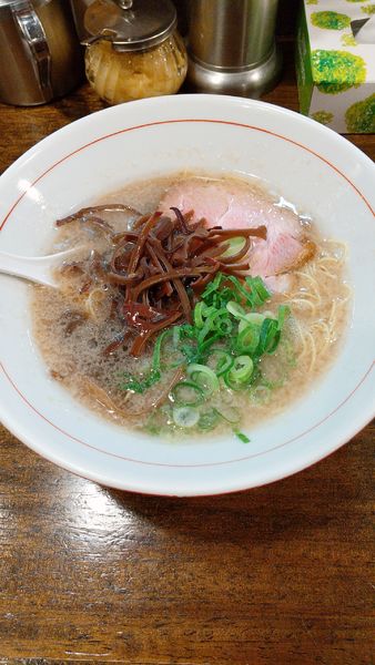 「東京とんこつらーめん(東九)」@九州とんこつラーメン メロディー 大宮店の写真