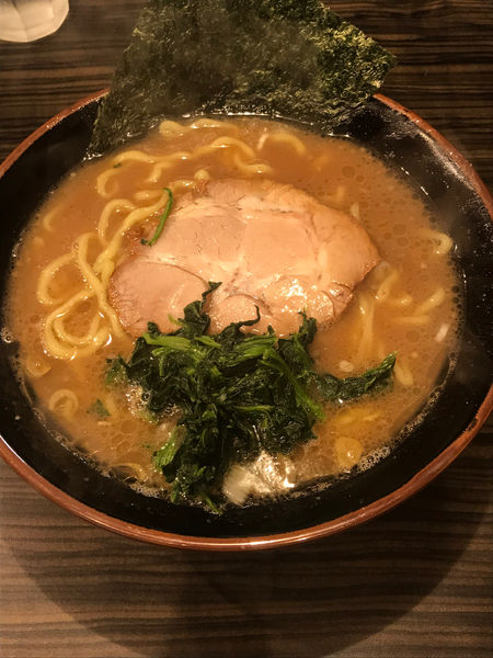 「豚骨醤油ラーメン」@横浜家系らーめん たけ家の写真