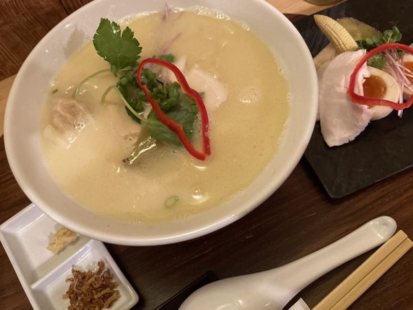 「特製鶏白湯Soba」@銀座 篝 本店の写真