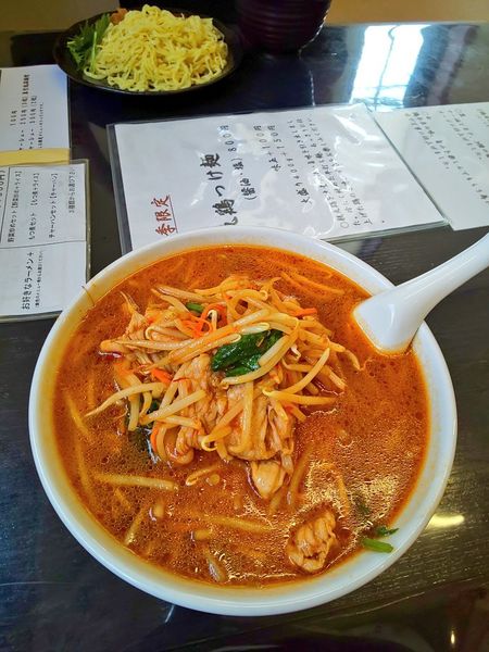 「肉入りラージャンメン 880円」@ラーメン香華の写真