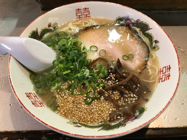 「豚骨ラーメン　600円」@笑平の写真