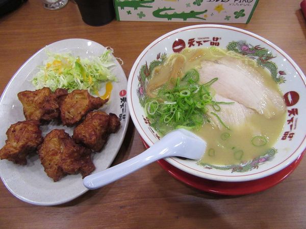 「屋台の味（７９０円）＋唐揚げ４９０円」@天下一品 つくば店の写真