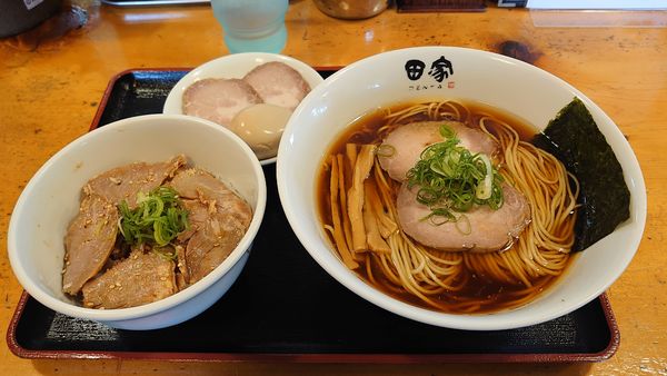 「特製中華そば 1100円 + ちゃーしゅー丼 230円」@中華そば 田家 本店の写真