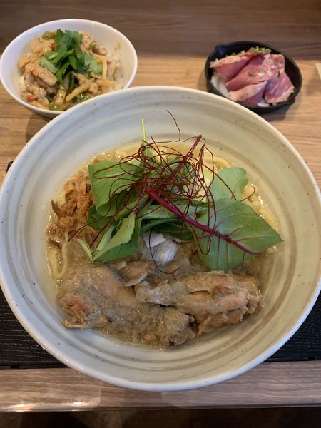 「G・Cモッシュそば チンジャオロースご飯」@(仮)麺食堂の写真