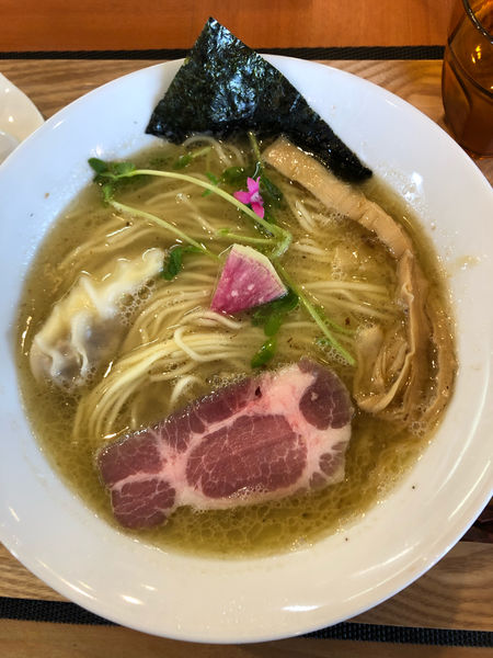 「塩煮干しラーメン　890円」@麺屋 轍 豊川店の写真