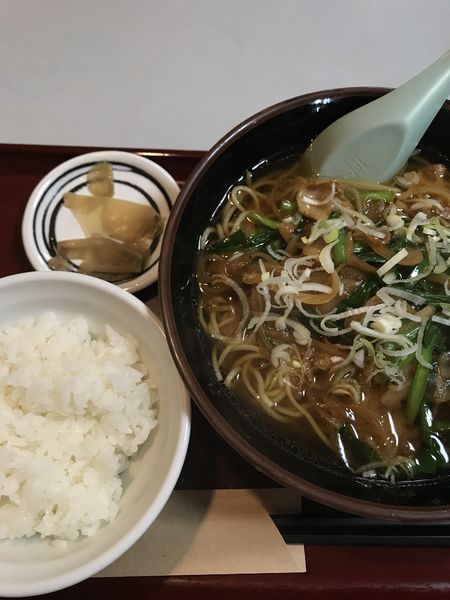 「ニラ玉らーめん、サービスライス付き」@中華レストラン 三喜屋の写真