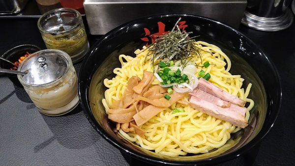 「油そば(大盛)+油組スペシャル・ニンニク・柚子こしょう」@油そば 東京油組総本店 藤沢組の写真