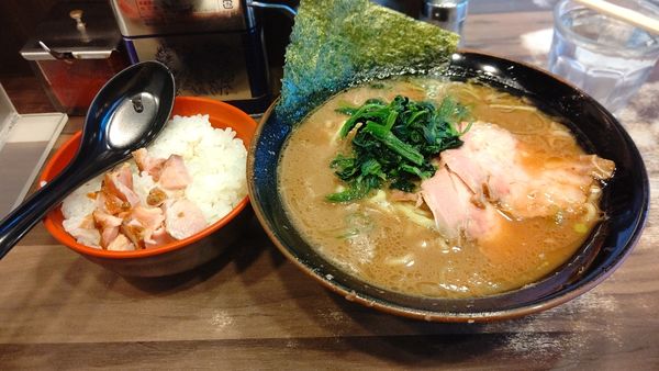 「ラーメン+小ライス」@神田ラーメン わいず 神田本店の写真
