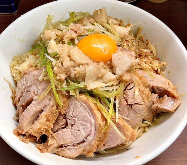 「小豚880  汁無し 80  ネギ100」@ラーメン二郎 横浜関内店の写真