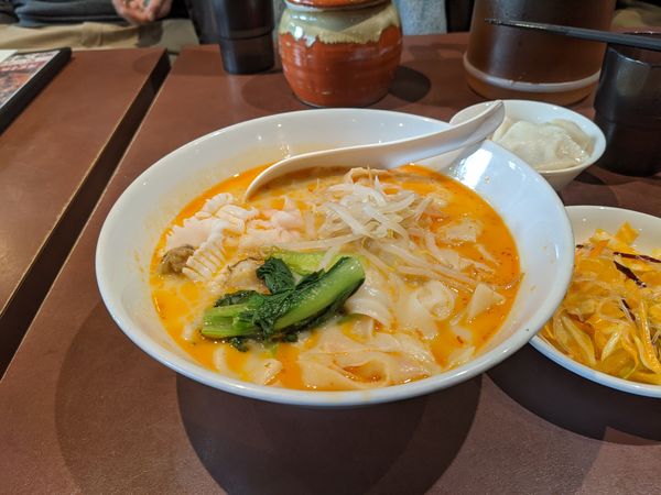 「海鮮刀削麺」@陳家私菜 新宿店の写真