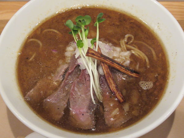 「牡蠣煮干し醤油BLACK MEN（968円）」@カレと。Menの写真