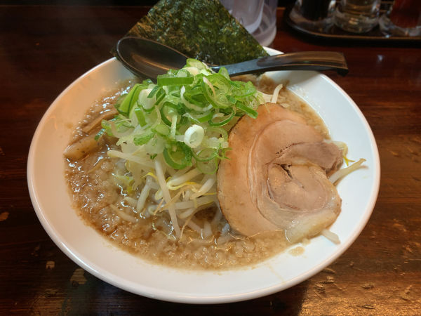 「焦がしニンニク醤油らーめん」@麺屋 祐 TASUKUの写真