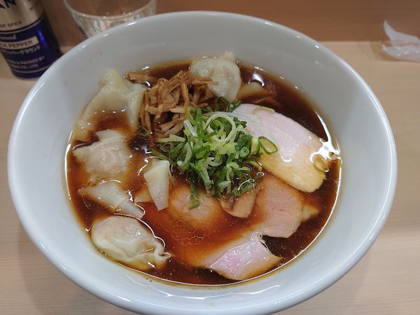 「ワンタン中華そば 1100円」@手揉み中華そば 中村の写真