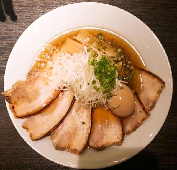 「淡麗醤油そば(780) 炙りチャー増し✕2(500)」@中華そば 十目一八食堂の写真