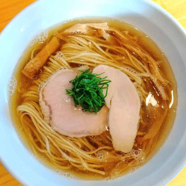 「白醤油ラーメン900円」@麺響万蕾の写真