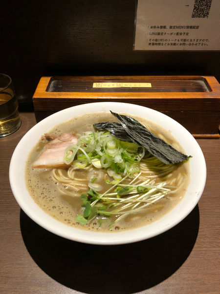 「濃厚煮干しそば」@麺処 遊 蕨店の写真