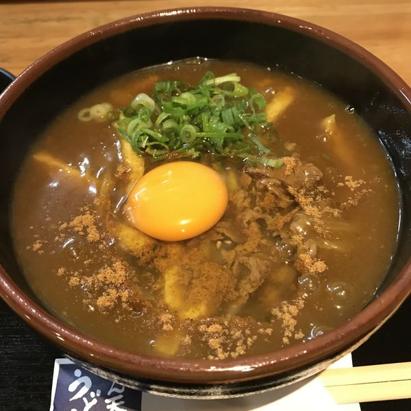 「カレーうどん（￥730）＋生玉子（￥60）」@べん天うどんの写真