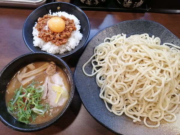 「濃厚魚介つけ麺(大盛)＋台湾丼」@濃厚とんこつラーメン 有頂天 小牧店の写真