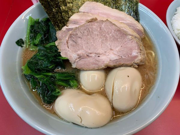 「特上ラーメン」@横浜ラーメン 武蔵家 大宮店の写真